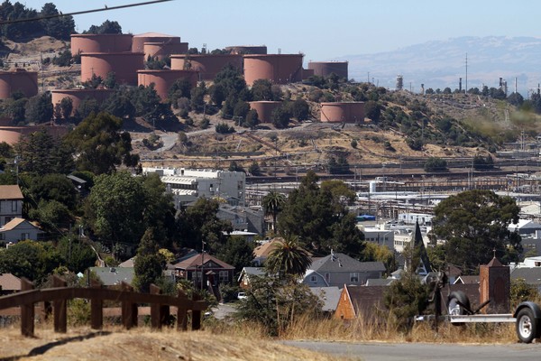 http://extras.mnginteractive.com/live/media/site571/2013/1026/20131026__1027chevron%7E1.JPG